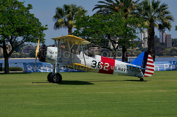 VH-YND Boeing E75