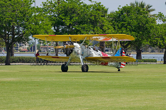 VH-YND Boeing E75