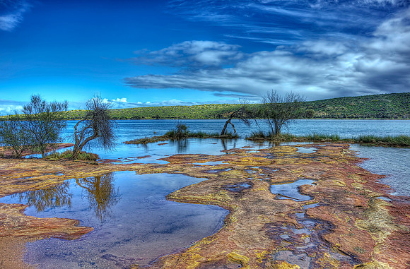 Walking along the Murchison River